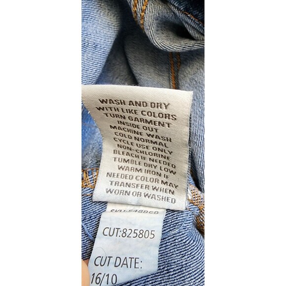 Torrid Denim Jacket Size 2/2X Pockets Button Front - Picture 8 of 8